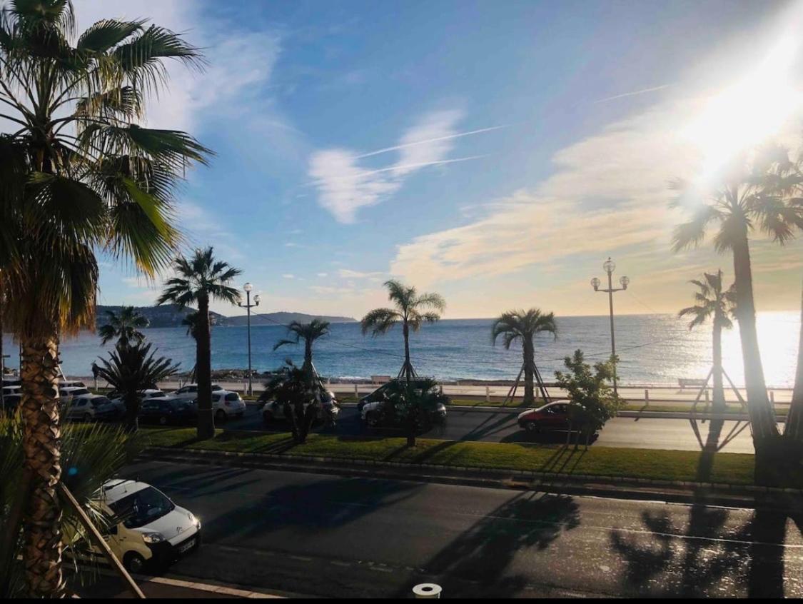 Bord De Mer A Nice Sur La Promenade Des Anglais Екстер'єр фото